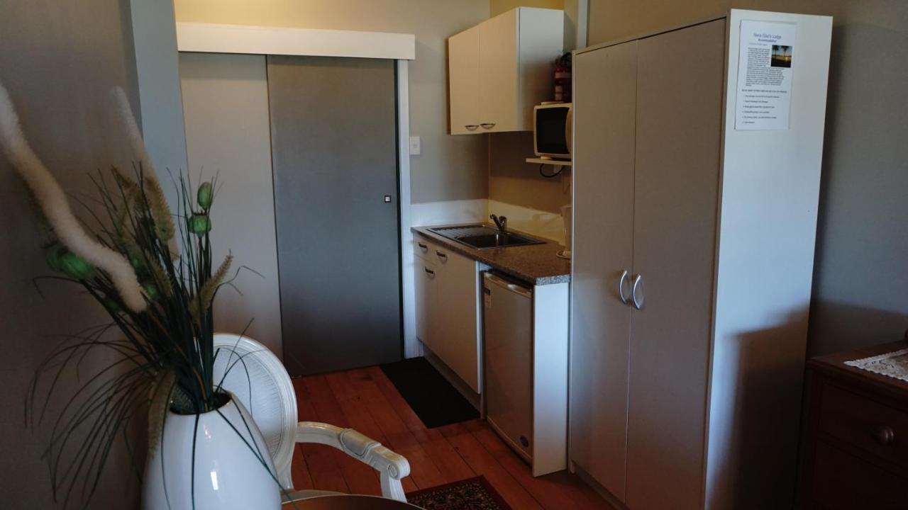 Nana Glads Beachfront Accommodation Фитианга Экстерьер фото